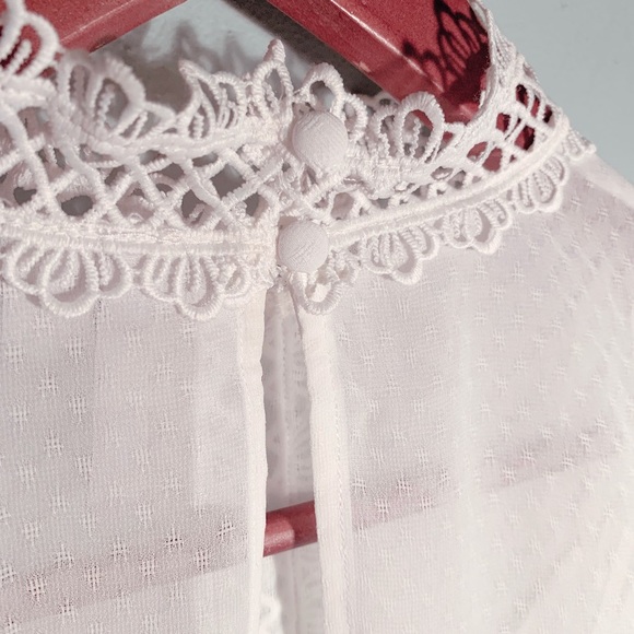 Ever New Lace Detail crop blouse - Picture 5 of 7